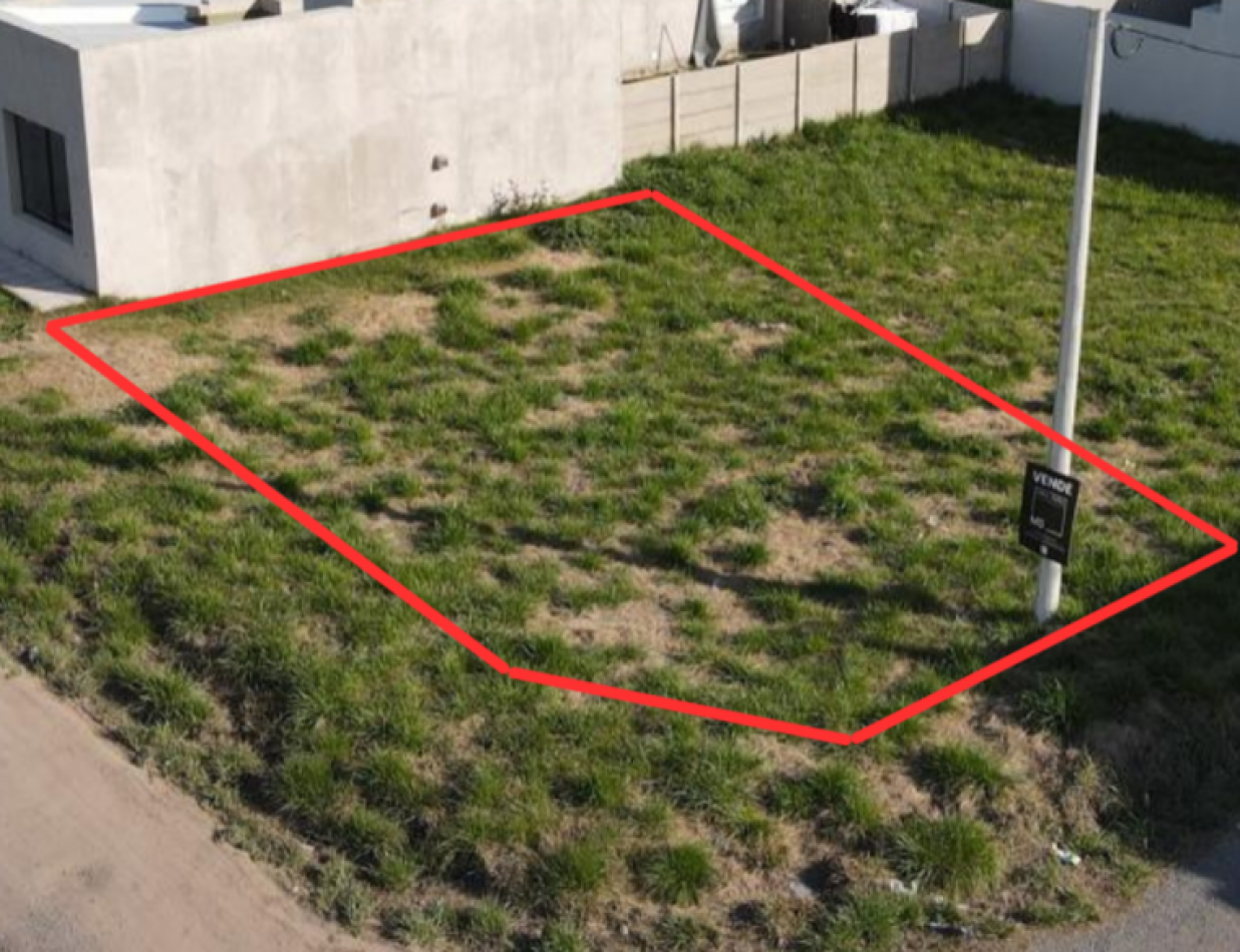 LOTE EN BARRIO LOS JARDINES 