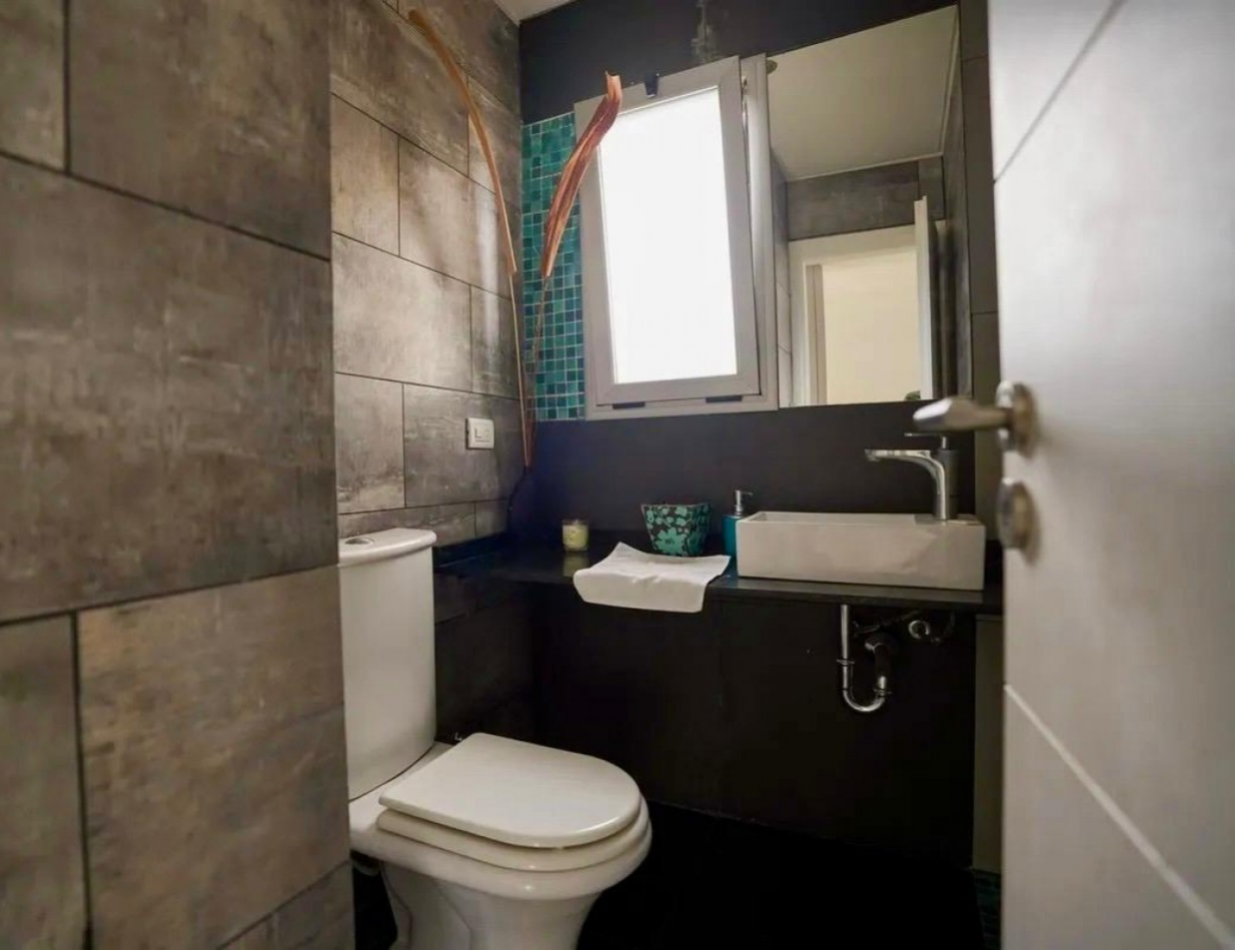 CASA DE DOS PLANTAS AL LAGO