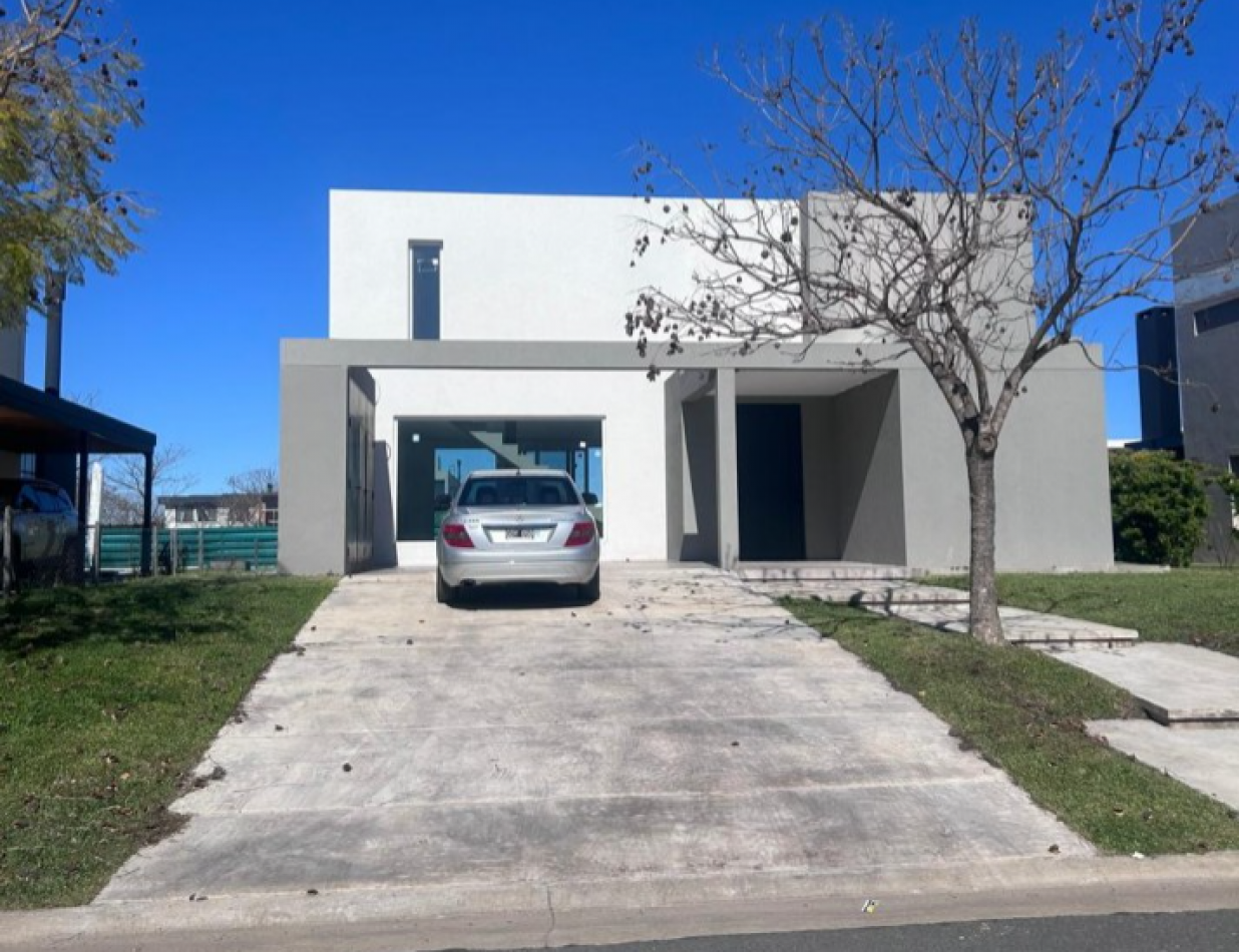 CASA A ESTRENAR EN BARRIO PUERTOS 