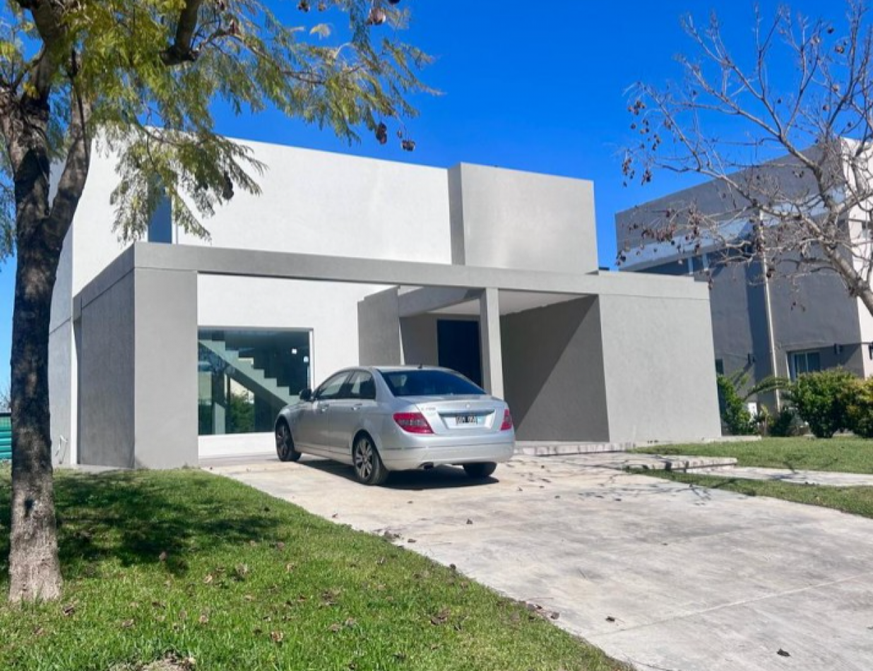 CASA A ESTRENAR EN BARRIO PUERTOS 