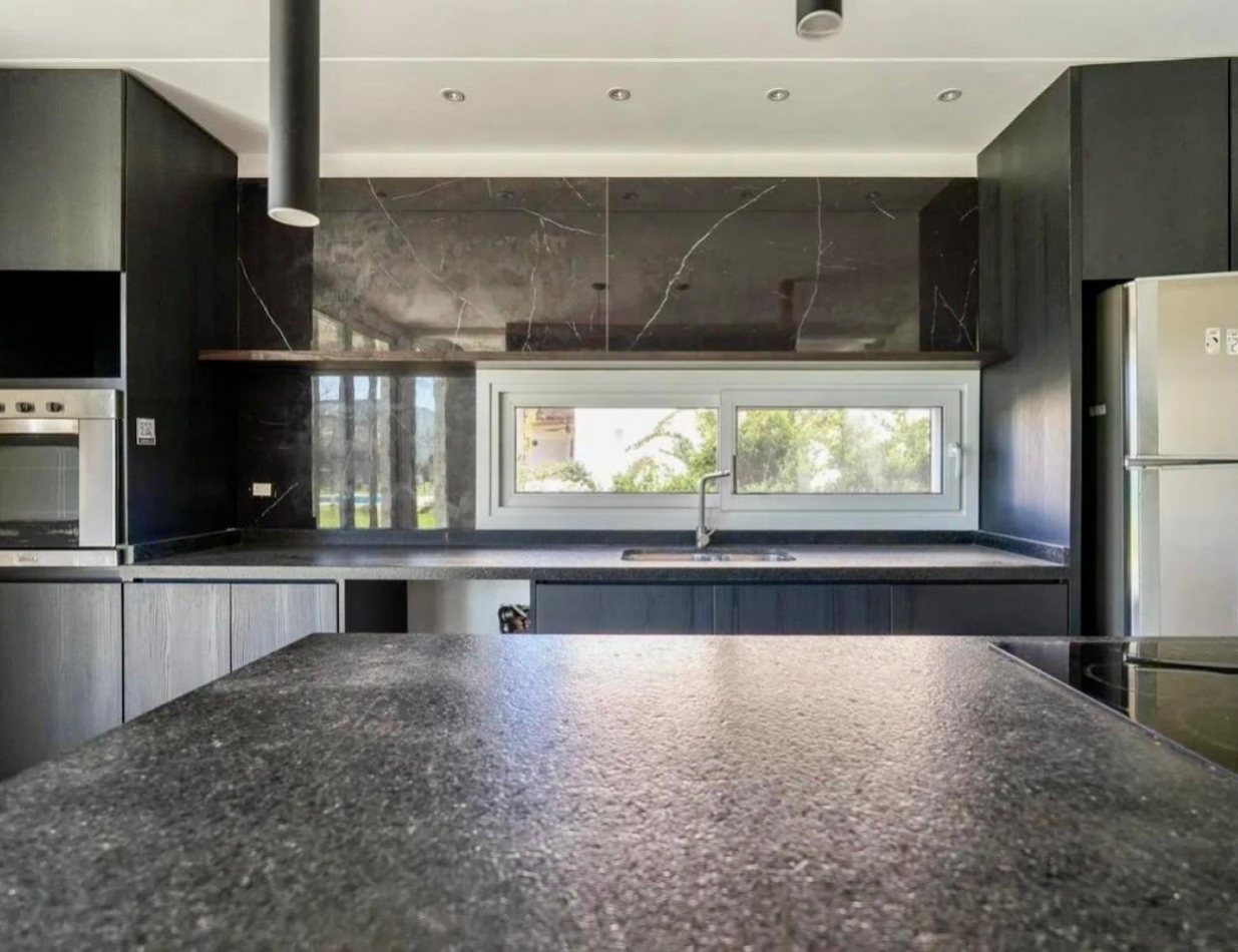 CASA A ESTRENAR EN BARRIO PUERTOS 