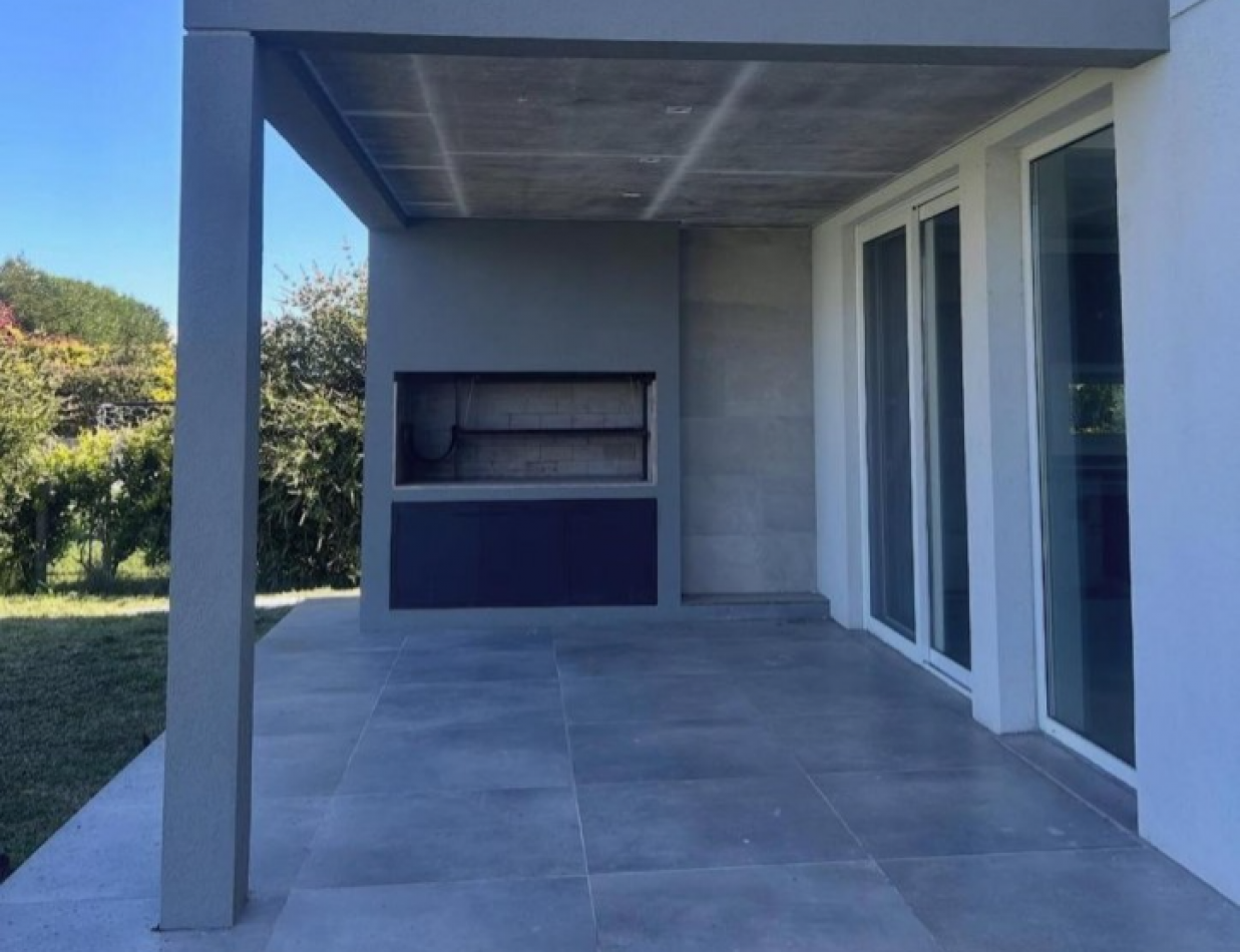 CASA A ESTRENAR EN BARRIO PUERTOS 