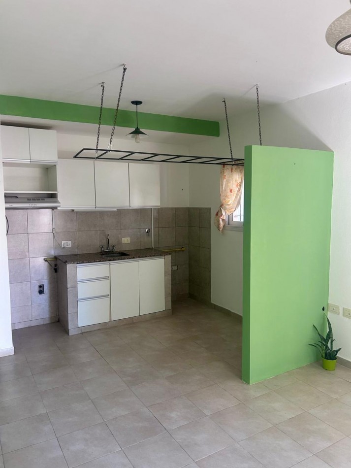 DEPARTAMENTO DOS AMBIENTES CON COCHERA 