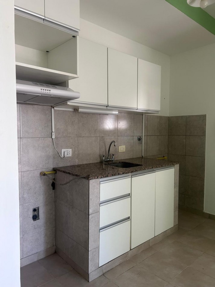DEPARTAMENTO DOS AMBIENTES CON COCHERA 